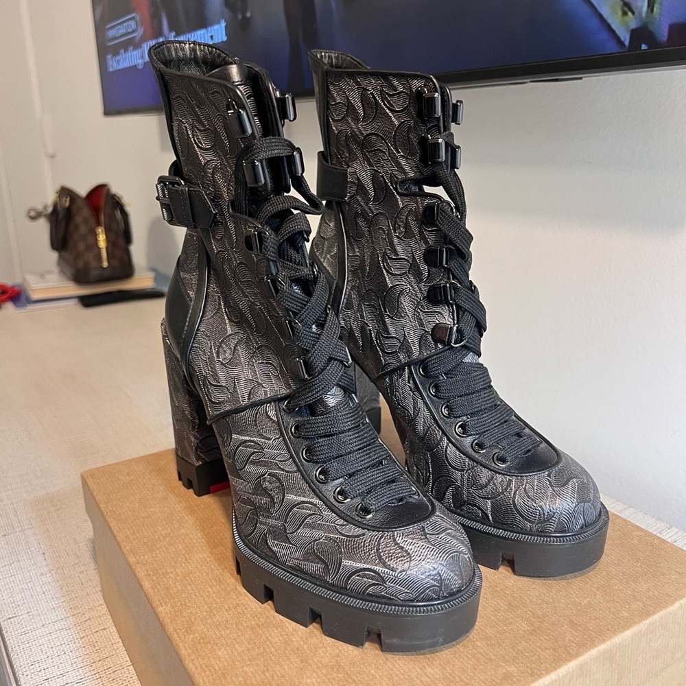 Christian Louboutin Macademia 100MM Lace-Up Booties